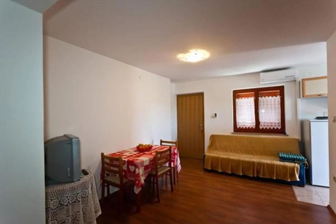 Apartments Katic Vantacici 0*,