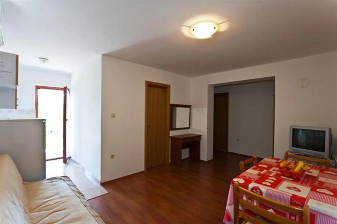 Apartments Katic Vantacici