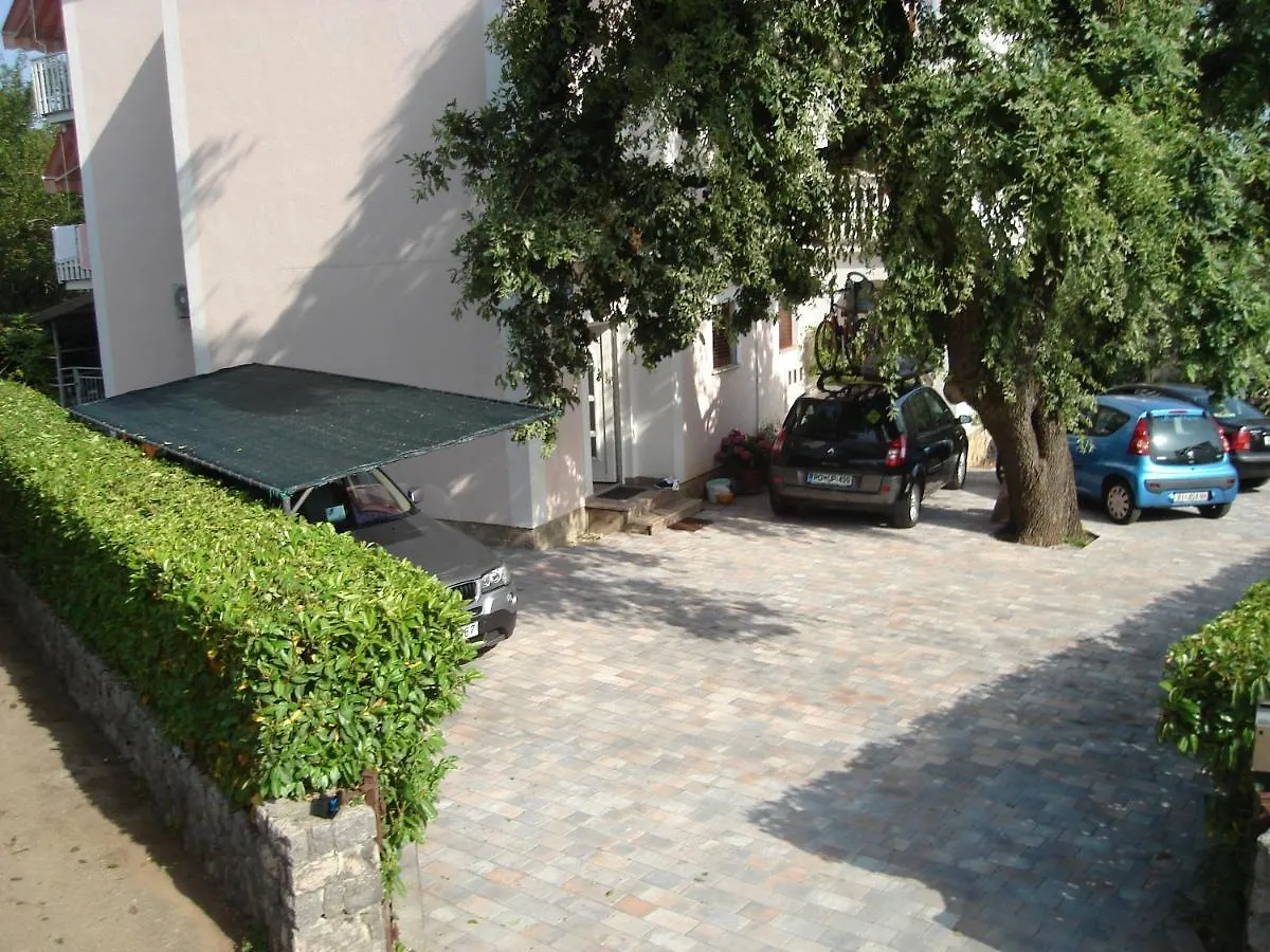Apartments Katic Vantacici